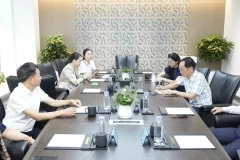 中國文化部原副部長、國家博物館首任館長潘震宙一行領(lǐng)導(dǎo)到達(dá)金蛹科技進(jìn)行參觀指導(dǎo)